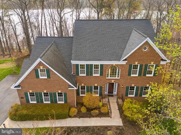 17988 Swans Creek Ln, Dumfries, VA 22026