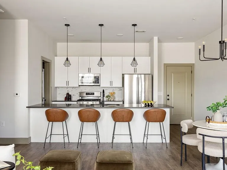 764 Memorial Dr SE #15 — Photo 3