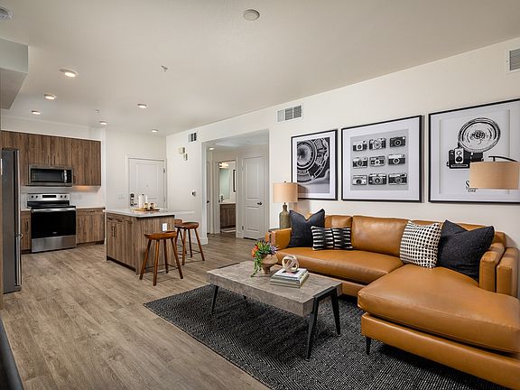 4th image of 1692 Sycamore Dr #1-202