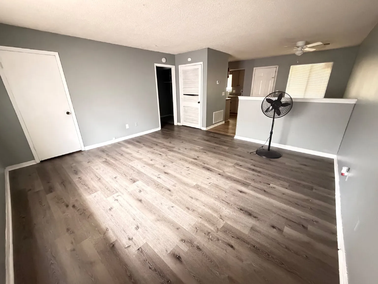 2 bed, 1.5 bath, $1,275 — Photo 2