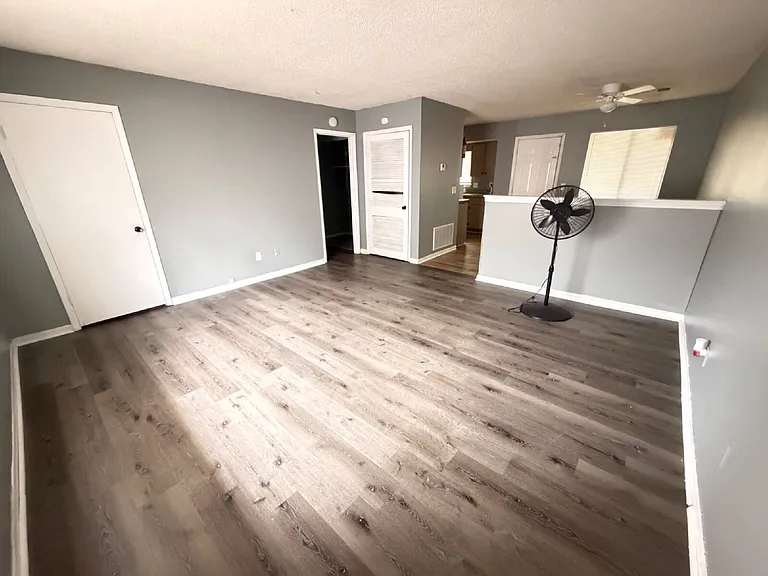 8342 Glenwoods Ter — Photo 2