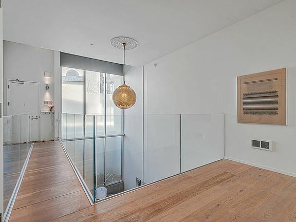 5th image of 450 Hayes St #Townhouse 2