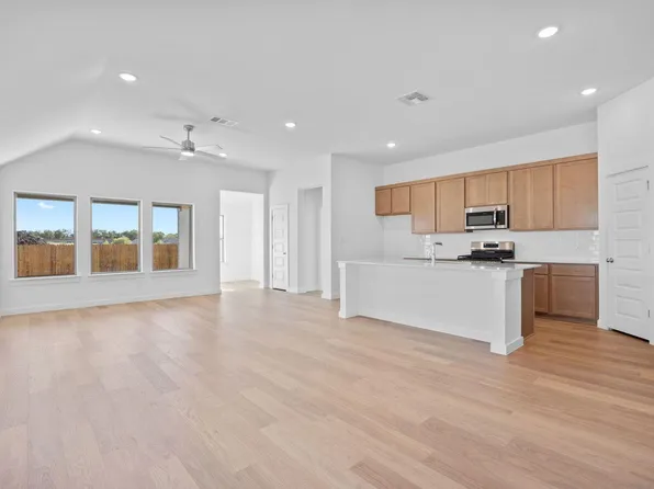 107 Malibu Bnd, Hutto, TX 78634