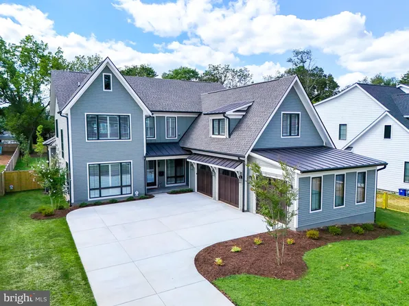 626 Hillcrest Dr SW, Vienna, VA 22180