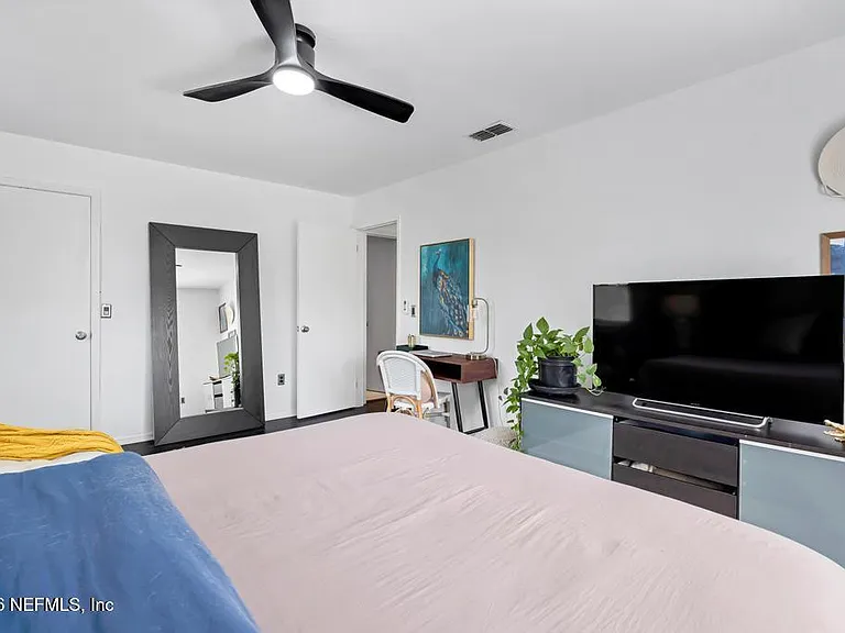14352 Crystal Cove Dr S — Photo 24
