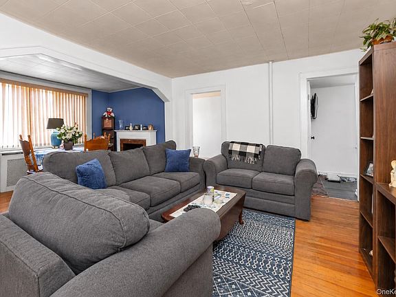 4th image of 464 Stratford Road
