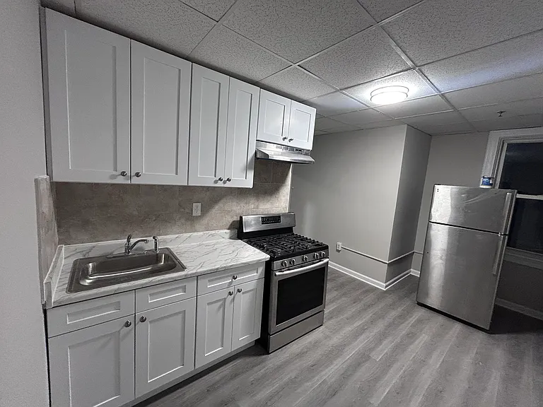 2512 Central Ave #4 — Photo 1