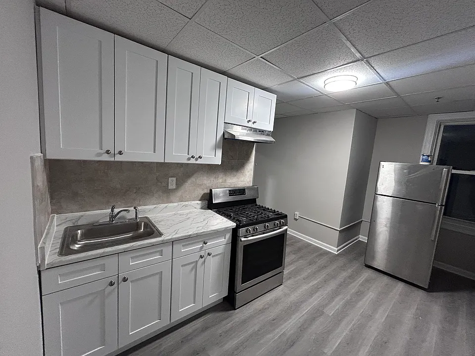 2512 Central Ave #4