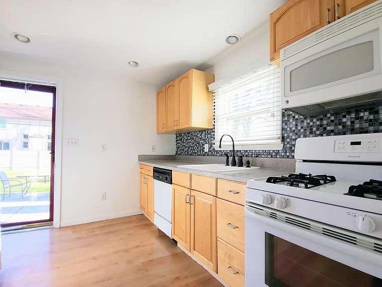 39354 Helena Ave — Photo 6