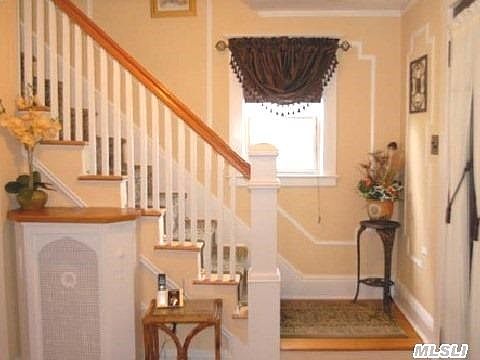 5th image of 55 Laurel St
