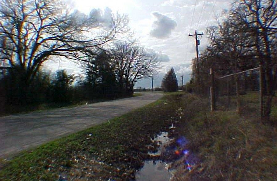 2nd image of 928 N Shore Rd