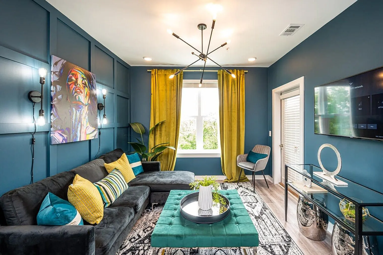 1 bed, 1.0 bath, 592 sqft, $3,862 — Photo 1