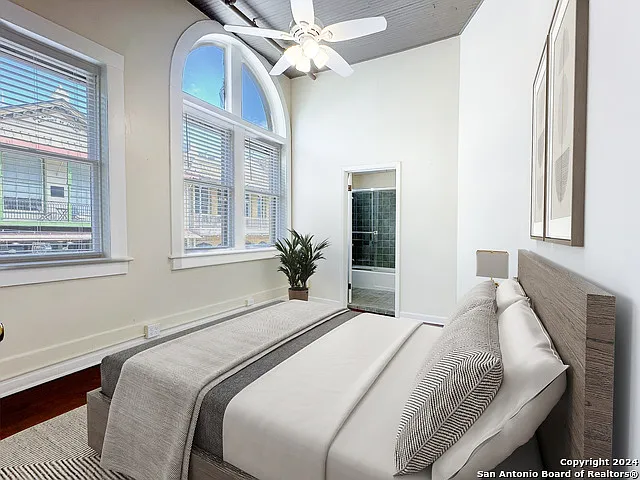 245 Losoya St #B — Photo 9