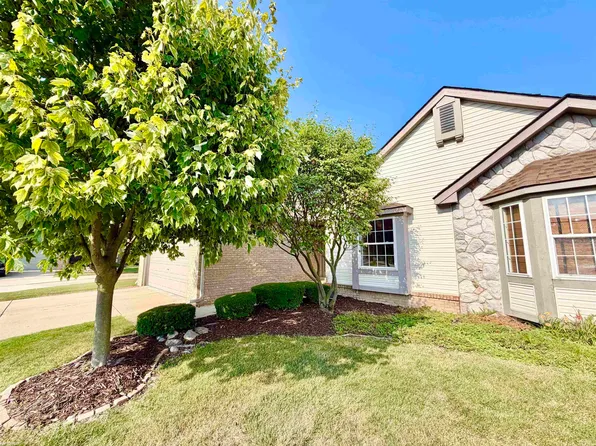 42432 Bayberry Dr, Clinton Township, MI 48038