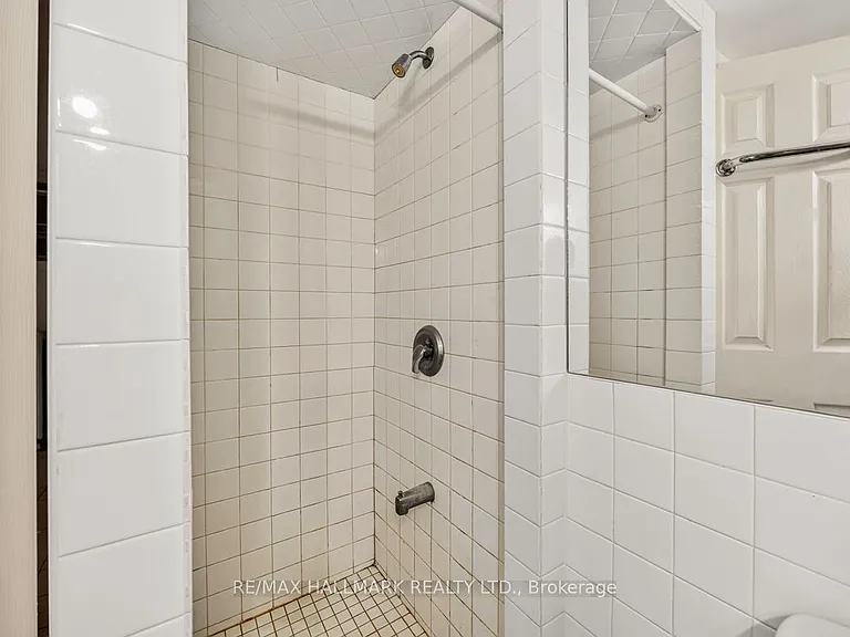 483 Parkside Dr #LOWER — Photo 15