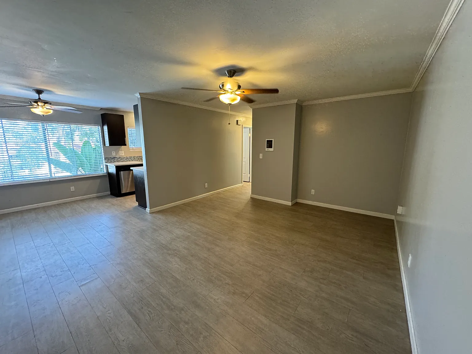 3038 Broadway — Photo 2