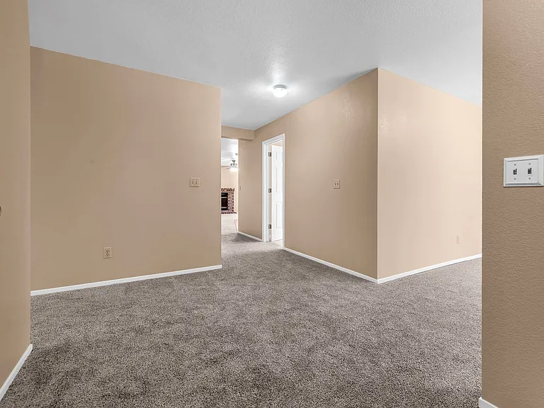 1985 Ponderosa Dr — Photo 18