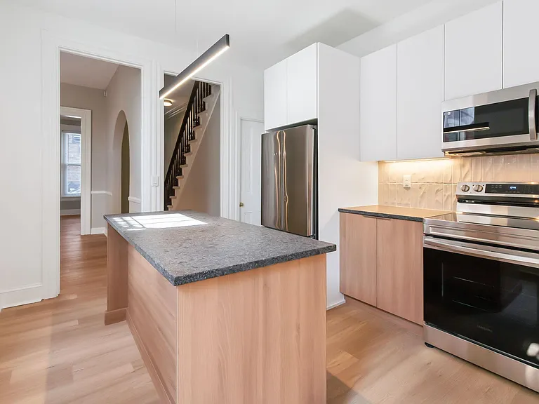 349 N Mulberry St — Photo 12