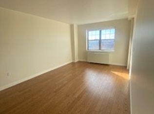 7525 153rd St APT 936, Flushing, NY 11367