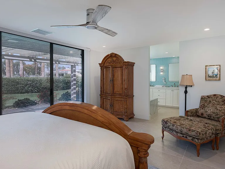 101 Columbia Dr — Photo 23