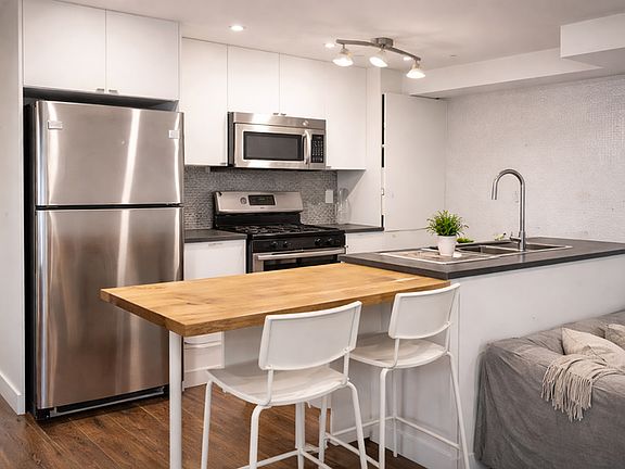 2nd image of 2173 Navaho Dr Unit B