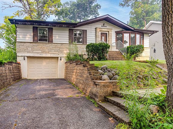 3rd image of 33192 N Cove Rd