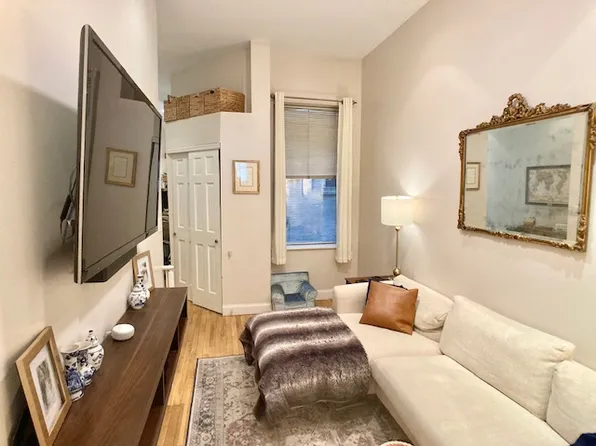 276 Prospect Park West image 8 of 11