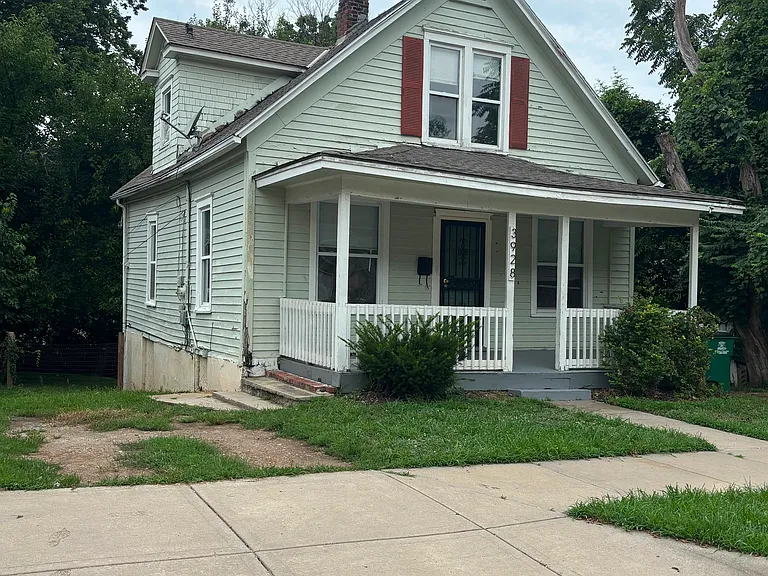 3928 Highland Ave — Photo 2