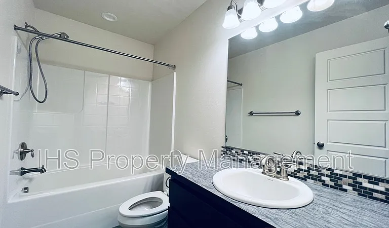 9801 Silverbright Dr — Photo 20