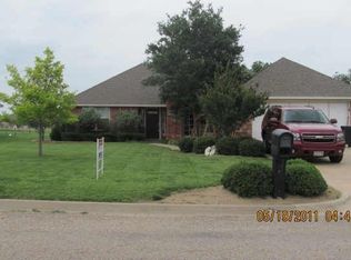 304 South Cir, Grandview, TX 76050