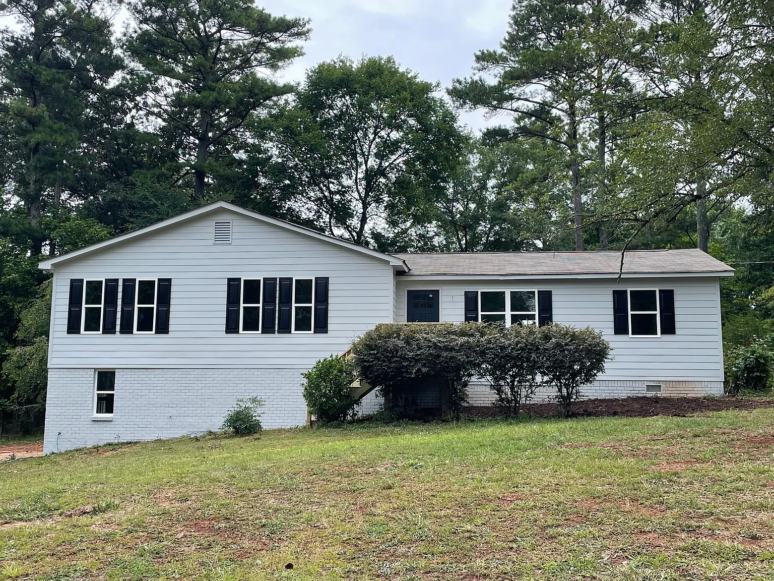 4 bed, 2228 sqft, $2,700 — Photo 1