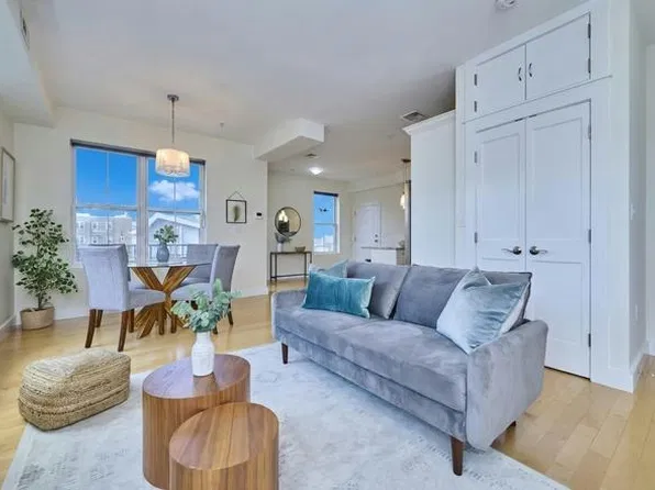 70 Prospect St #238, Somerville, MA 02143