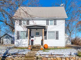 104 W John St, Durand, MI 48429