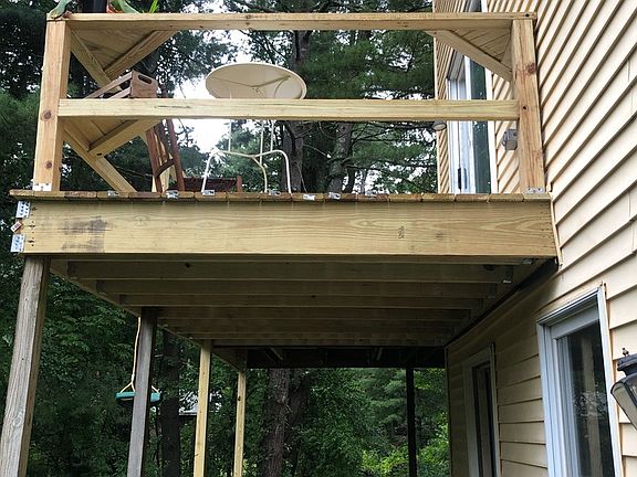 Deck off of kitchen