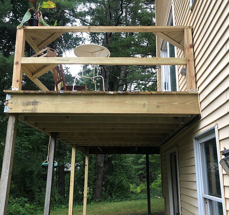 Deck off of kitchen
