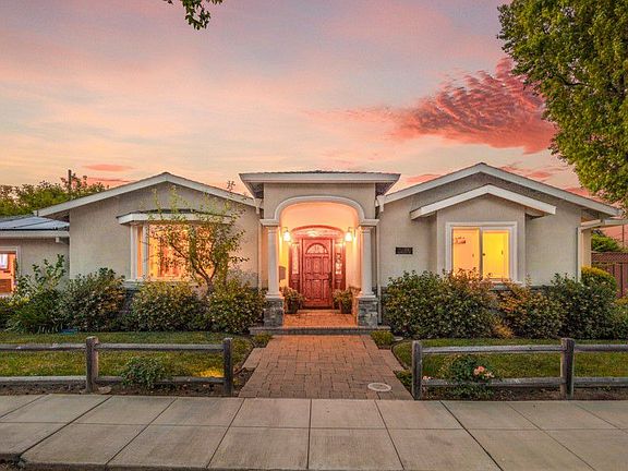 5th image of 959 Heatherstone Ave