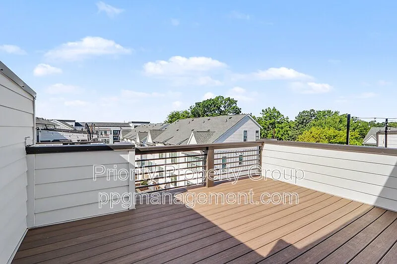 3 bed, 4.0 bath, 1709 sqft, $2,850 — Photo 2