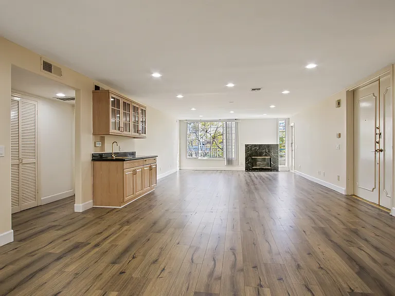 12019 Rochester Ave #2 — Photo 3