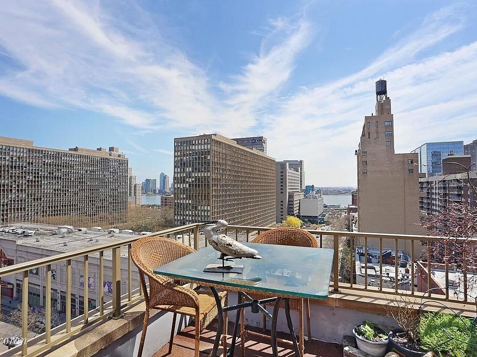 1st image of 250 E 30th St APT 11A