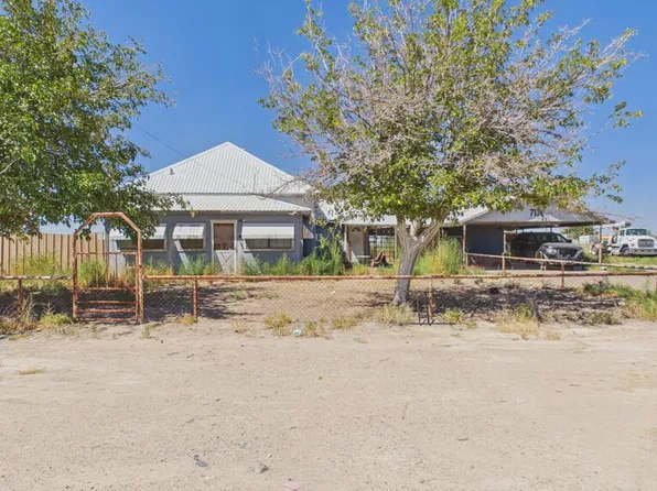 717 N Roberson Rd, Pecos, TX 79772
