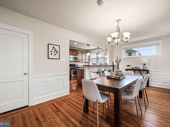 5th image of 2222 Bryn Mawr Ave