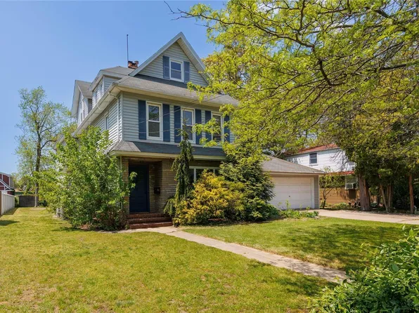 100 Riverside Drive, Rockville Centre, NY 11570