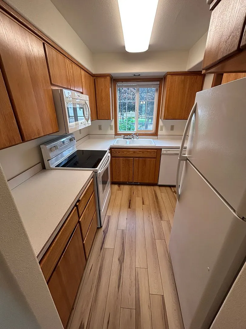 Nice 3 Bedroom, 2 Bath Townhome in McMinnville — Photo 4