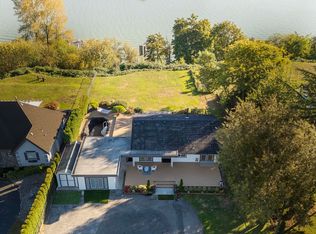 21866 River Rd, Maple Ridge, BC V2X 2C1