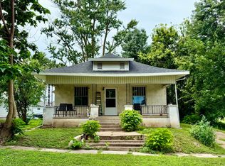 110 N Madison St, Clayton, IL 62324