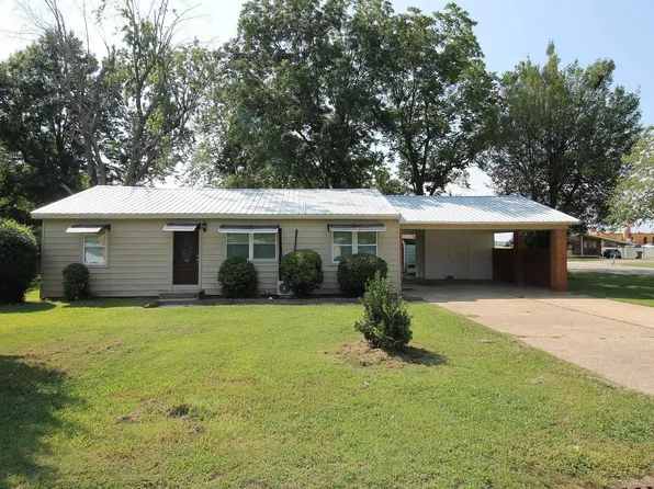 1936 Hillcrest Dr, Paragould, AR 72450