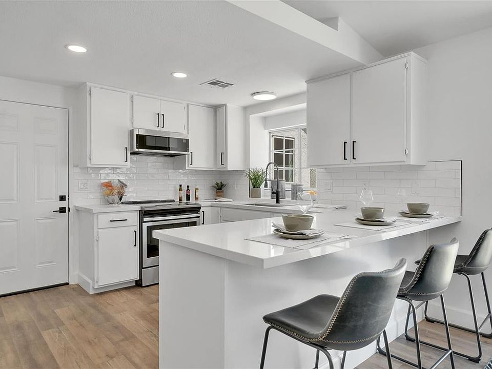 1st image of 53660 Avenida Cortez