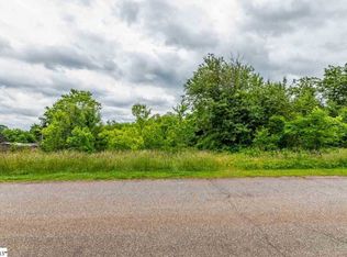 110 Galloway Dr, Wellford, SC 29385