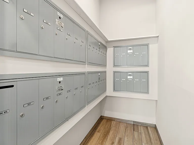 6810 Polk St — Photo 37