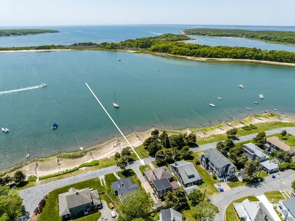 451 Circuit Ave, Bourne, MA 02532